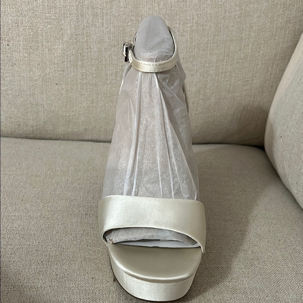 Elegant White Satin Women's Shoes